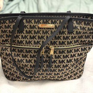 🖤 Michael Kors Jet Set MK Monogram Large Zip Tote Bag